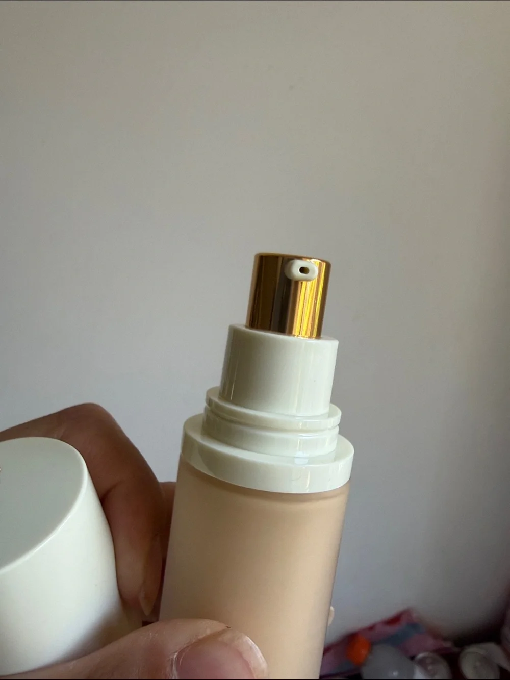 GUCCI BREATHABLE FOUNDATION LUMNOUS MATTE FINISH Medium Fair 230W